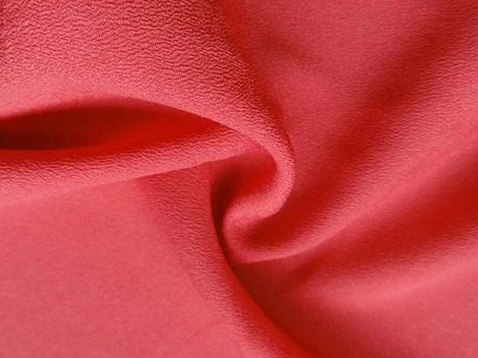 The Perfect Blend: Exploring the Qualities of Silk Polyester Fabric – Types  of Fabric – Your Guide to Exploring the World of Fabrics
